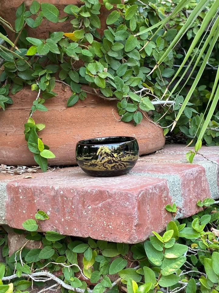 Black Handmade Porcelain Jianzhan Teacup With Gold Leaf