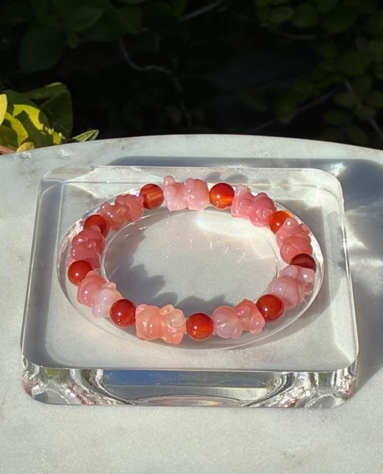 Yanyuan Agate & Carnelian Hand-Carved Teddy Bear Bracelet