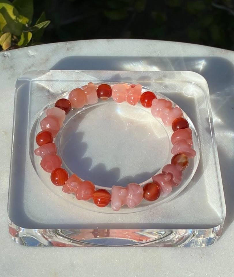 Yanyuan Agate & Carnelian Hand-Carved Teddy Bear Bracelet