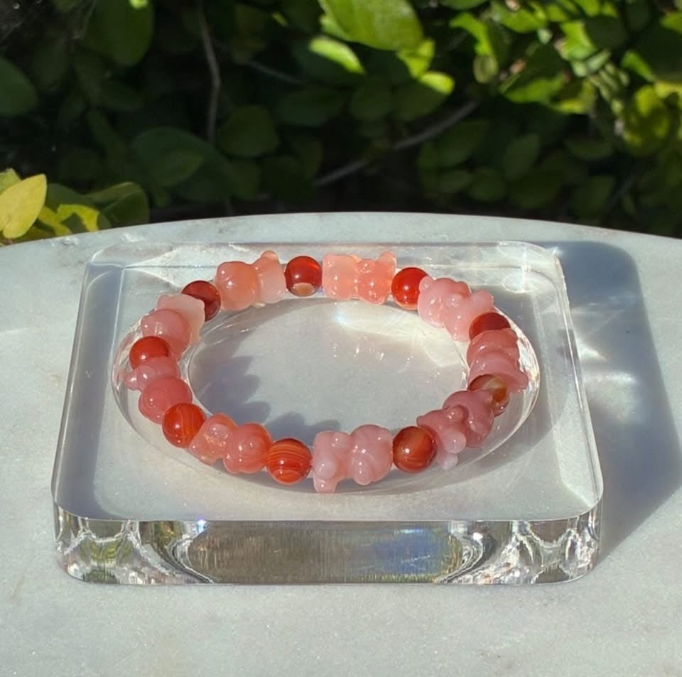 Yanyuan Agate & Carnelian Hand-Carved Teddy Bear Bracelet